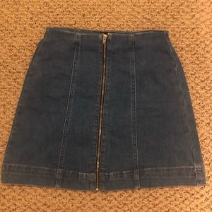 BDG Urban Outfittwrs Zip Up denim skirt